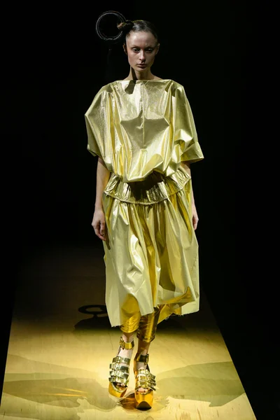 Look 49